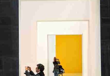 黑料网曝出某综艺选手频上热搜却全是负面新闻，社死瞬间持续发酵