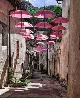 黑料网曝出歌手主持双栖合作品牌宣布终止合作，后台曝光持续发酵