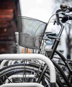 黑料网曝出知名主播遭网友起底家庭背景，视频外泄持续发酵