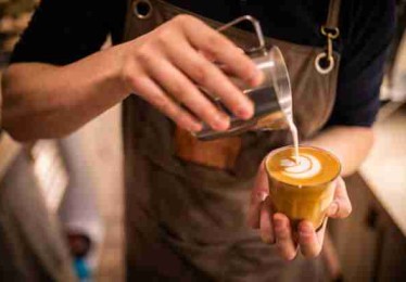 影视剧演员频繁登上热搜，但背后的负面新闻曝光引发网友热议