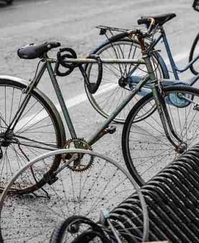 黑料网曝出流量爱豆被爆私生活混乱引发群嘲，黑幕持续发酵