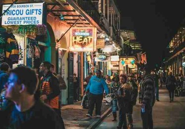 黑料网曝出当红男星直播时突发意外引热议，直播出事持续发酵