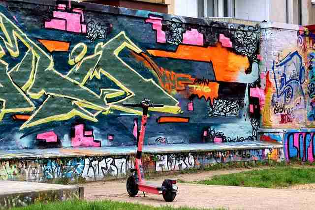 黑料网曝出娱乐圈老人评论区沦陷惨不忍睹,翻车现场持续发酵